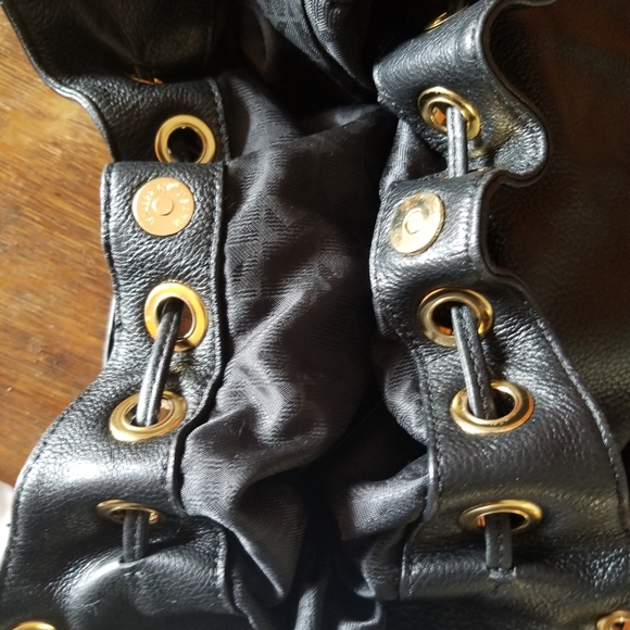 MICHAEL KORS pebble DRAWSTRING HOBO never used - Picture 7 of 10